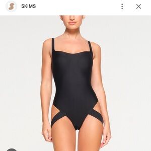 Skims lifting thong bodysuit XL